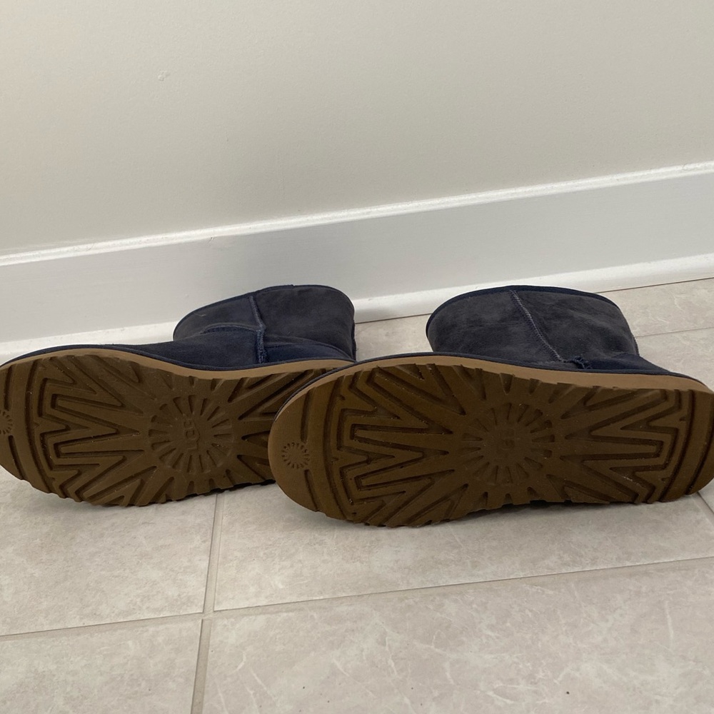 UGG boot - Picture 2 of 7